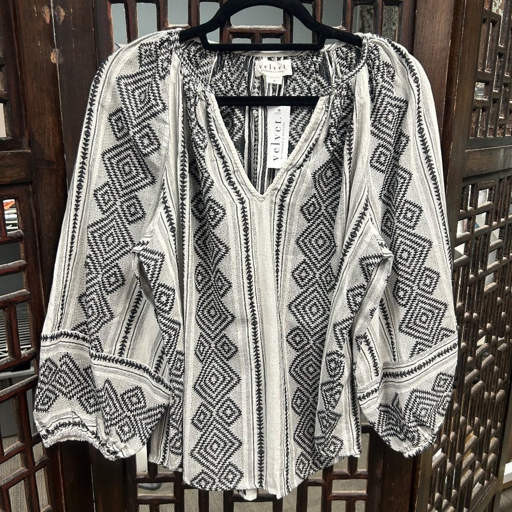 Velvet by Graham & Spencer Long Sleeve Top